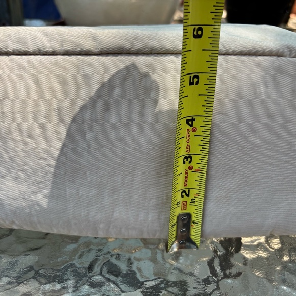 Kipling Cream and Brown Shoulder Bag with Slouchy Design - Picture 12 of 12